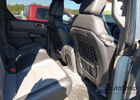 2024 Ford Bronco Everglades z USA, uszkodzony, nr VIN 1FMEE4HH3RLA00591